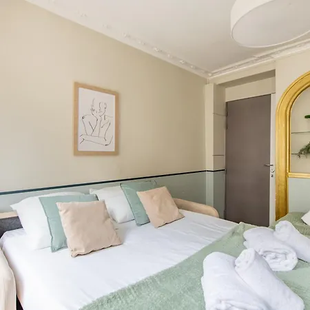 Appartamento Modern Spacious Only 1 Minute Away From The Place De La République Parigi